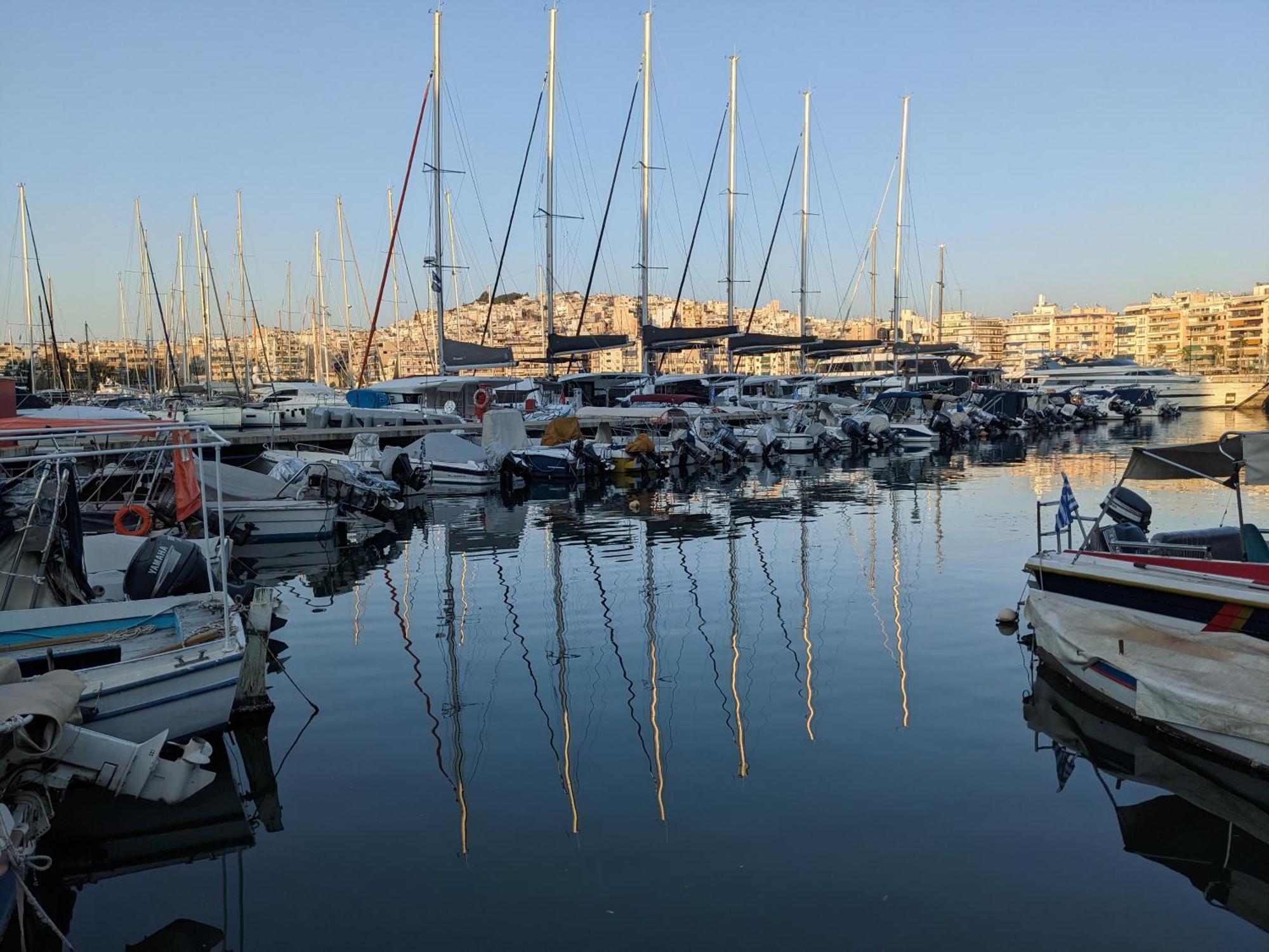Апартаменты Harbor View Haven Пирей Экстерьер фото
